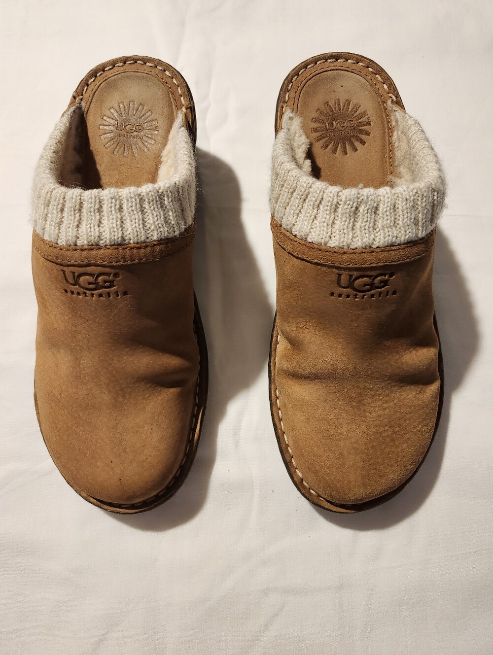 UGG Women Wedge Heel Slip-On Clog with Cream Knit Collar Chestnut Brown